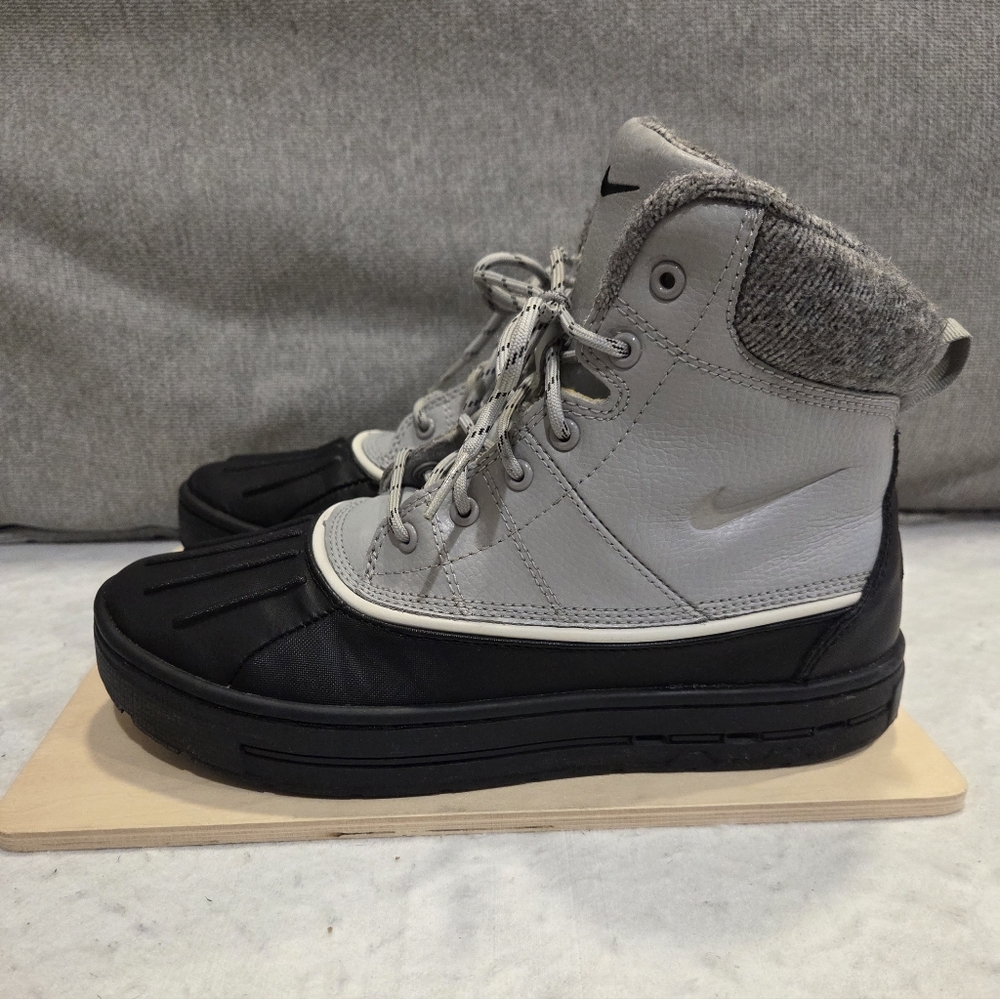 Nike ACG Woodside Duck Boots Youth Size 6.5 Black/Gray